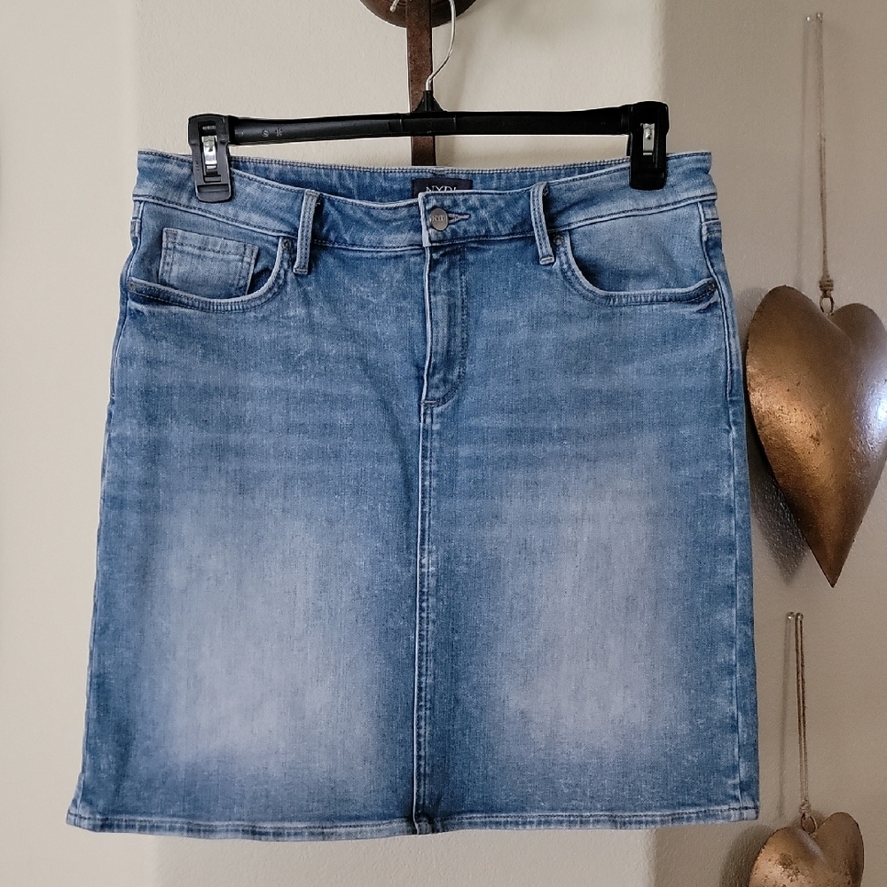 NYDJ Stretch Denim Skirt w/LIFT X TUCK TECHNOLOGY Distressed Medium Blue sz 10P